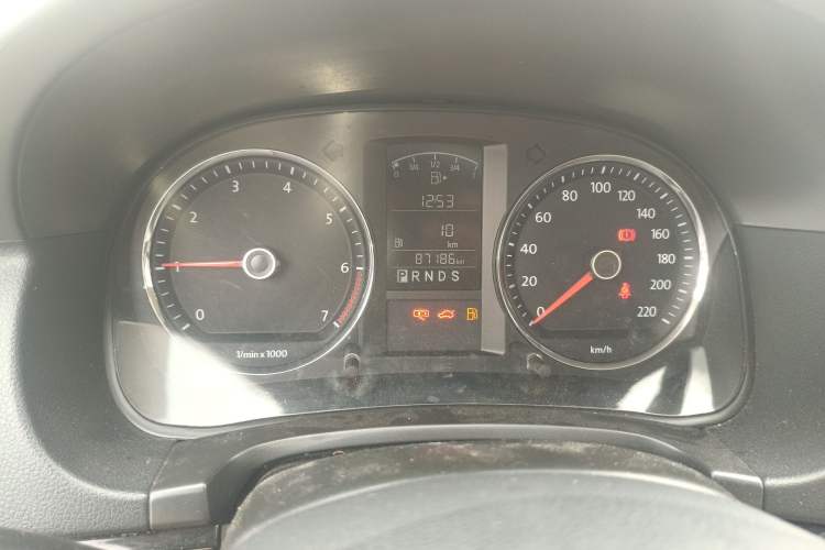 Used Volkswagen Lavida 2011 1.6L Automatic Premium Edition Instrument Cluster