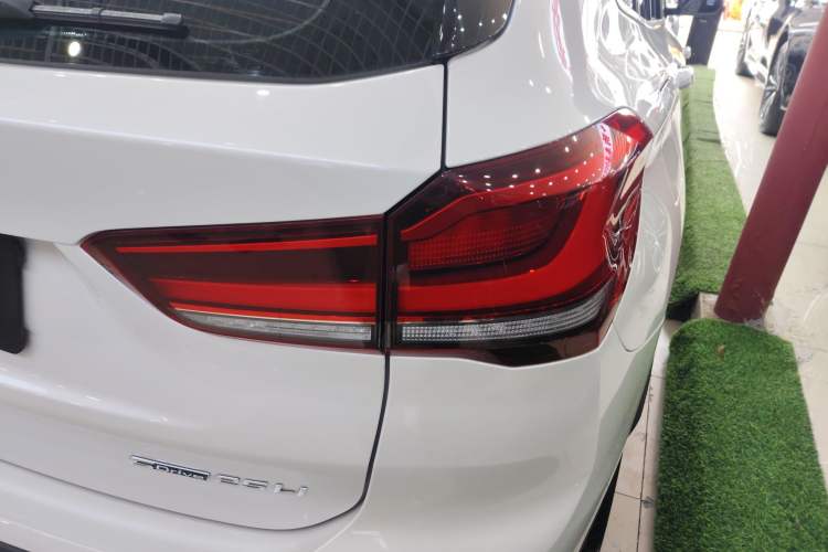 Used BMW X1 2021 Restyled sDrive25Li Leading Edition
