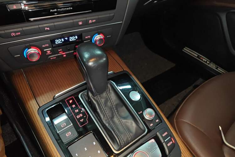 Used Audi A6L 2018 30th Anniversary Edition 30 FSI Style Model Gear Lever