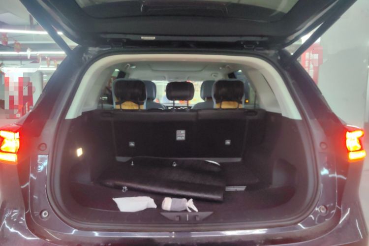 Used CHANGAN OSHAN X7 PLUS 2022 1.5T Blue Whale Edition Automatic Geeker Flagship Model Trunk