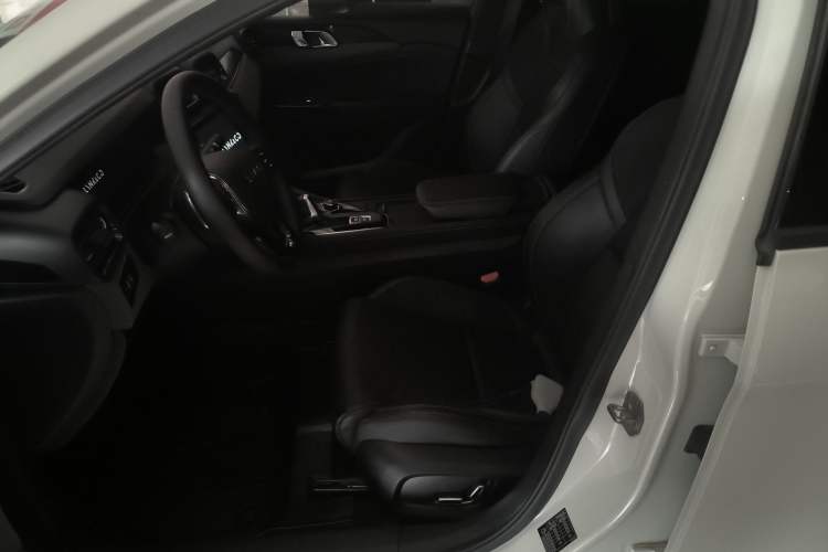 Used Lynk & Co 03 2021 1.5TD DCT JingPlus Left Front Seat