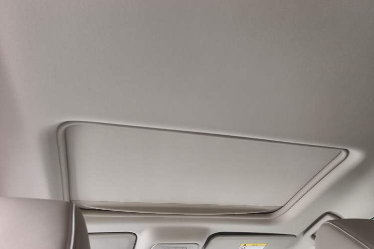 Used Buick GL8 2023 Facelifted Land Cruiser Executive Luxury Version