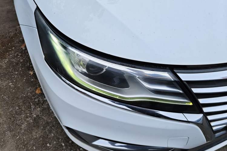 Used Roewe i6 New Energy 2017 45T Hybrid Connect & Smart Enjoyment Edition Right Front Headlight