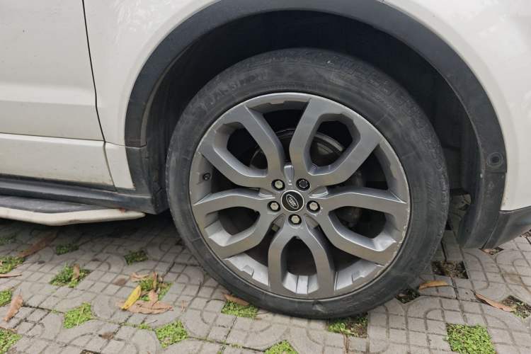 Used Land Rover Range Evoque 2013 2.0T 3-Door Ignite Edition Right Front Wheel Hub