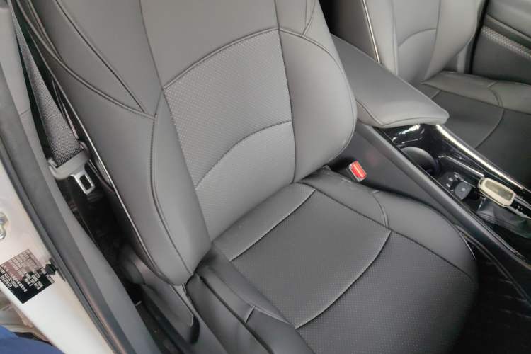 Used Toyota C-HR 2021 2.0L Luxury Edition Right Front Seat