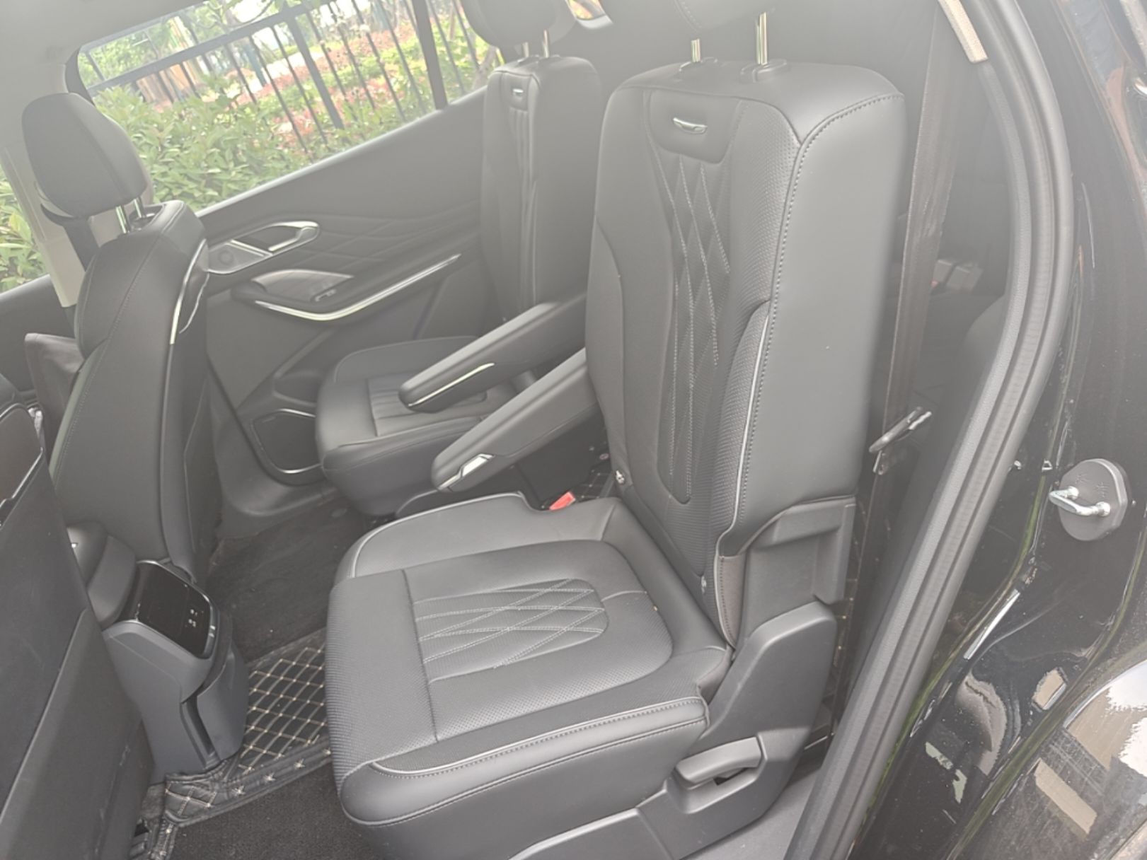 Hongqi HS7 PHEV 2024 2.0T PHEV Four-Wheel Drive Flagship Edition 6 Seats — снимка 20