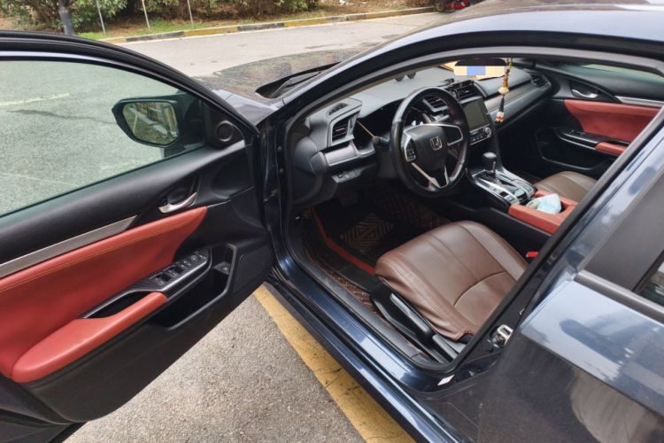 Used Honda Civic 2016 220TURBO CVT Luxury Edition
