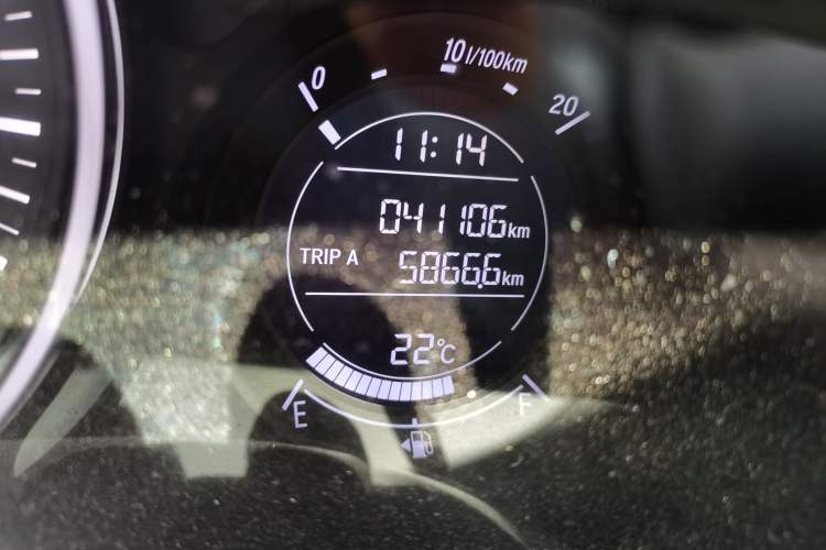 Used Honda Vezel 2020 1.5L CVT Pioneer Edition Odometer Close Up