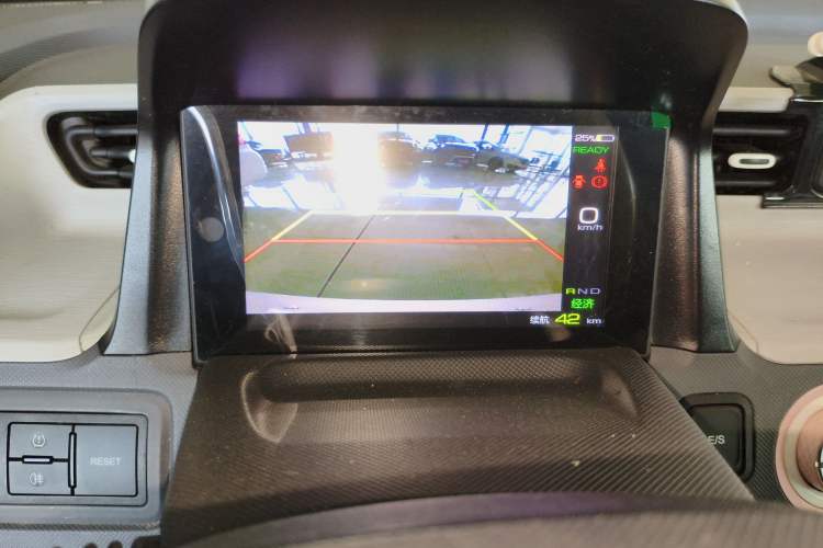 Used Wuling Hongguang MINIEV 2022 Macaron Premium Model – Lithium Iron Phosphate Audio And AC Panel