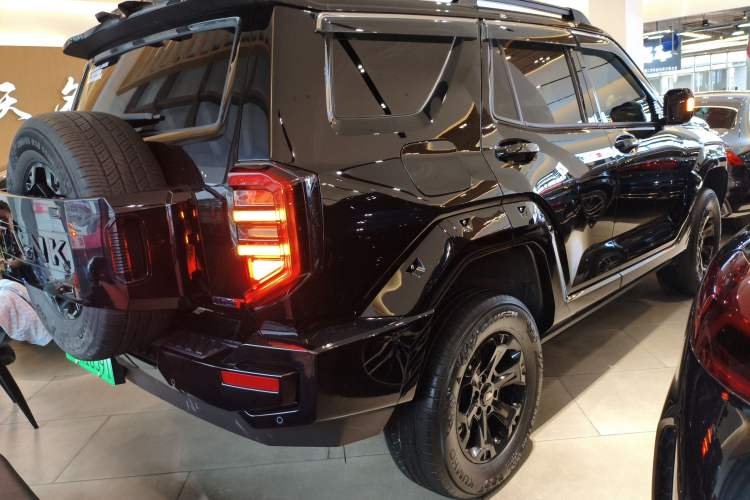 Used Tank 400 New Energy 2024 Hi4-T Off-Road Edition Rear Right 45 Deg