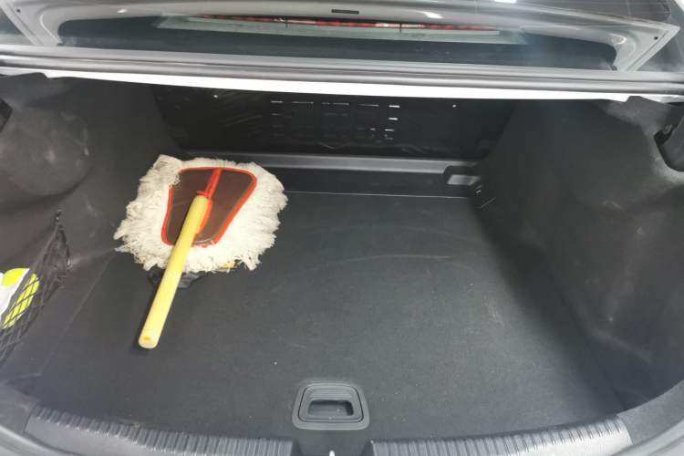 Used Mercedes-Benz C-Class 2023 Revised C 200 L Sport Edition Trunk