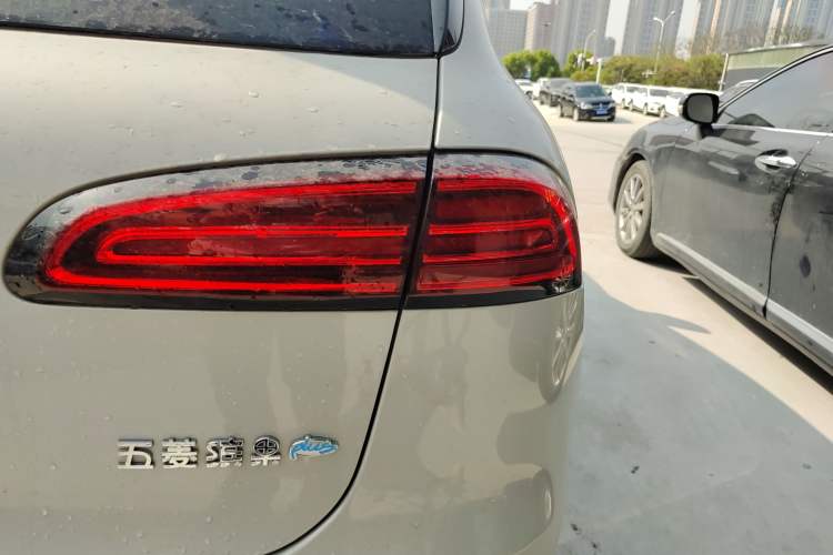 Used Wuling Bingo PLUS 2024 330 km Range Five-Seater Version