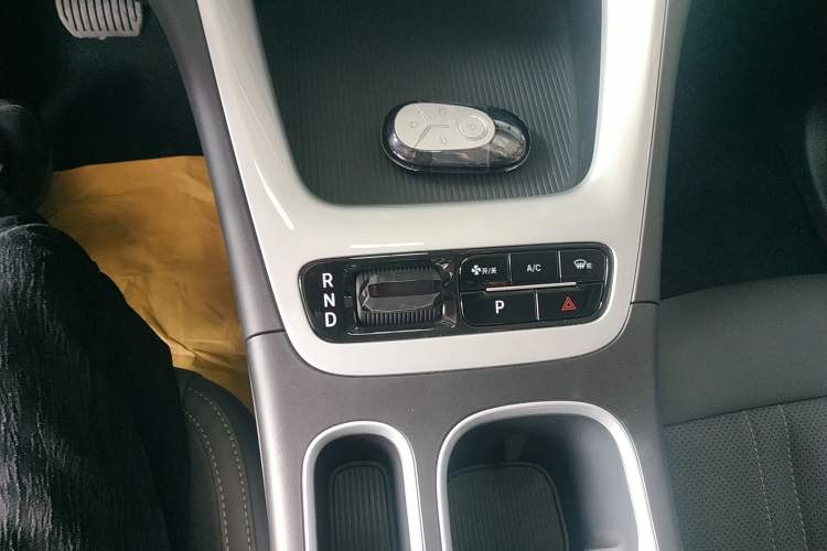 Used Geely Galaxy Geome 2026 Model 310km Youth Edition Gear Lever