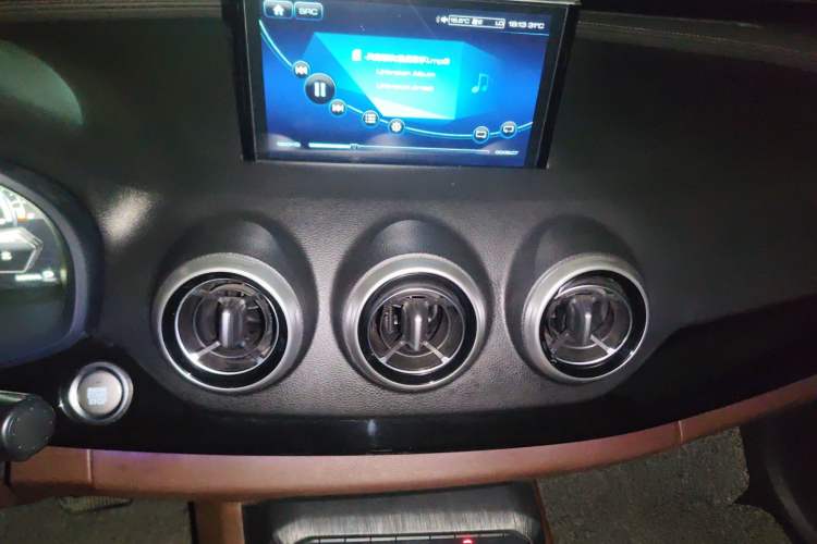 Used Wey VV7 2017 2.0T Ultra-Luxury Version
