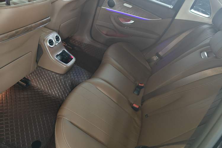 Used Mercedes-Benz E-Class New Energy 2023 E 350 e L Plug-in Hybrid Sedan
