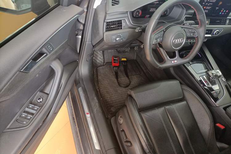 Used Audi A4L 2020 40 TFSI Luxury Dynamic Model
