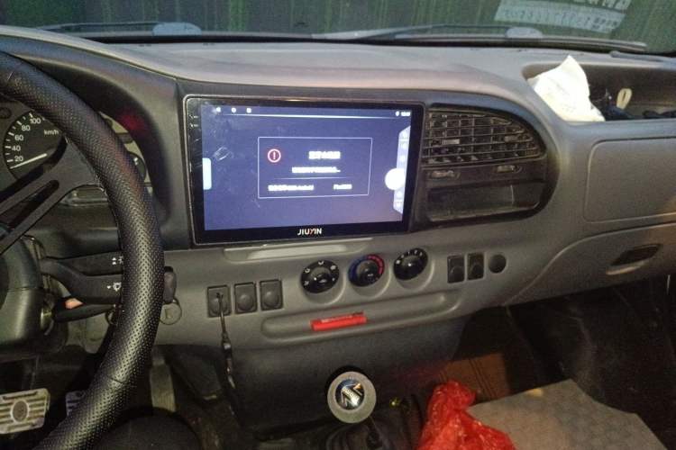 Used Ford Classic Transit 2013 2.8T Diesel Logistics Model with Short Wheelbase and Mid-Roof JX493ZLQ4