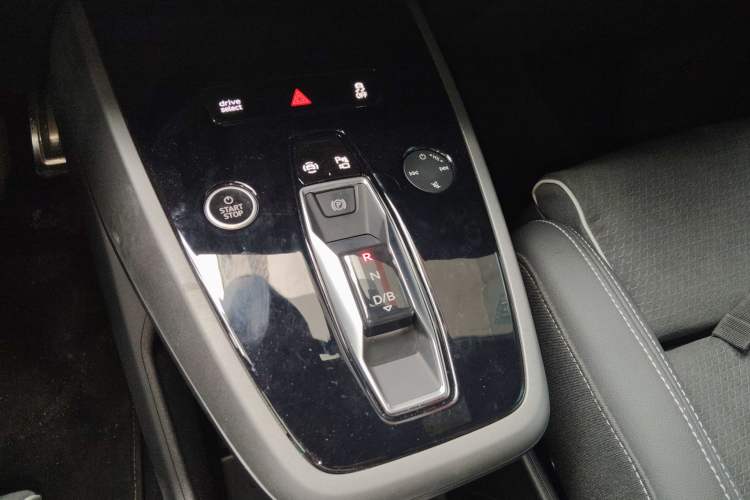 Used Audi Q5 e-tron 2022 40 e-tron Starlight Edition Mech Kit
