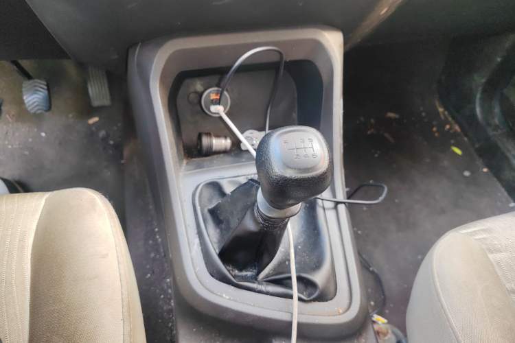 Used Wuling Hongguang V 2019 1.5L Standard Version China VI LAR
