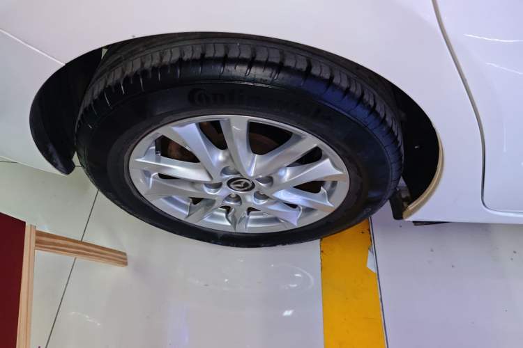 Used Mazda Mazda 3 Axela 2016 Sedan 1.5L Automatic Luxury Model
