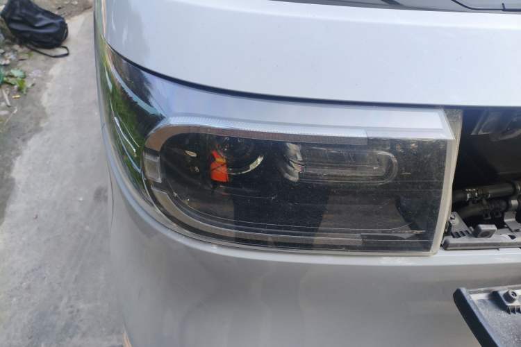 Used SAIC MAXUS Dana V1 2025 V1+ Long Wheelbase High-Roof Multi-Function Version (62 kWh)