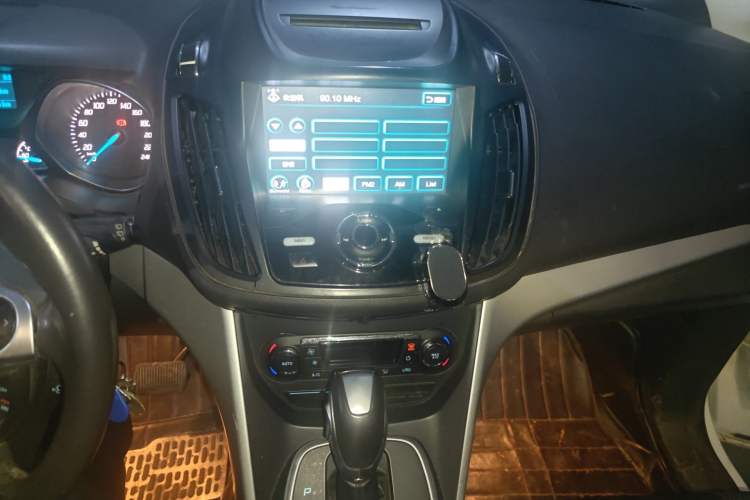 Used Ford Kuga 2013 1.6L GTDi Two-Wheel-Drive Trend Model Audio And AC Panel