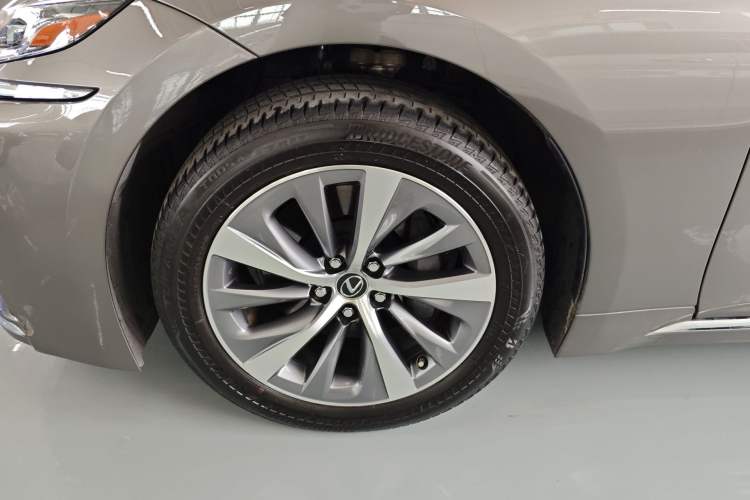 Used Lexus LS 2020 500h Excellence Edition China VI standard