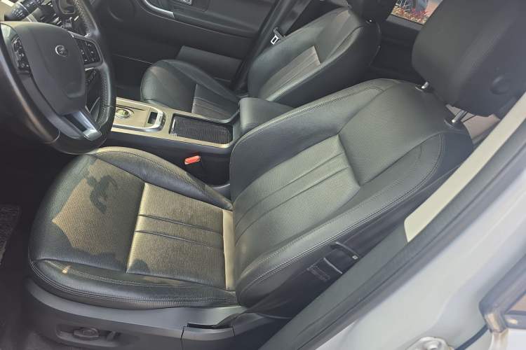 Used Land Rover Discovery Sport 2018 240 PS SE Version