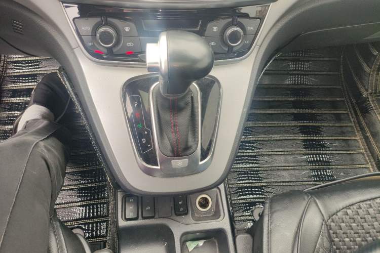 Used Haval H6 2015 Sport Edition 1.5T Automatic Two-Wheel Drive Luxury Model
