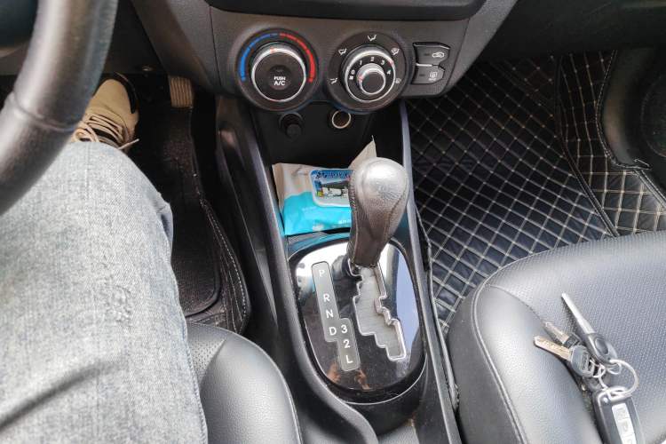 Used Kia K2 2011 Sedan 1.6L Automatic Transmission Premium