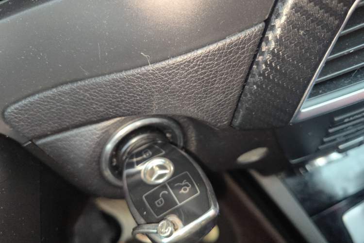 Used Mercedes-Benz C-Class 2010 C 180K Classic model