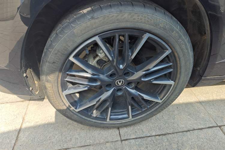 Used CHANGAN UNI-T 2023 2nd Generation 1.5T Flagship Version Right Rear Wheel Hub