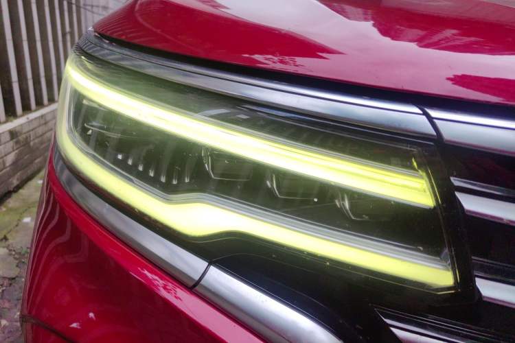 Used Roewe RX5 MAX 2019 300TGI Automatic 4G Connect Luxury Edition Right Front Headlight