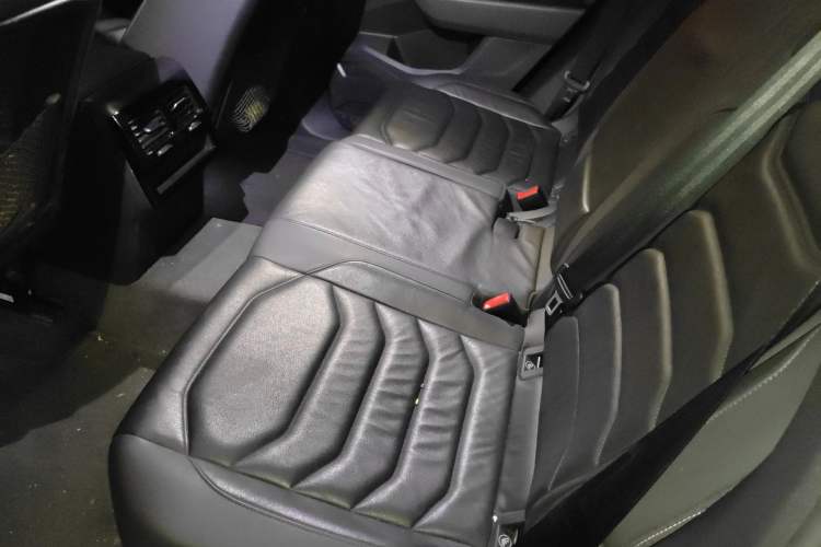 Used Volkswagen Touareg 2020 2.0 TSI RuiShang Edition China VI Standard Left Rear Seat