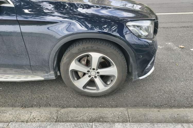 Used Mercedes-Benz GLC 2016 GLC 260 4MATIC Luxury Model
