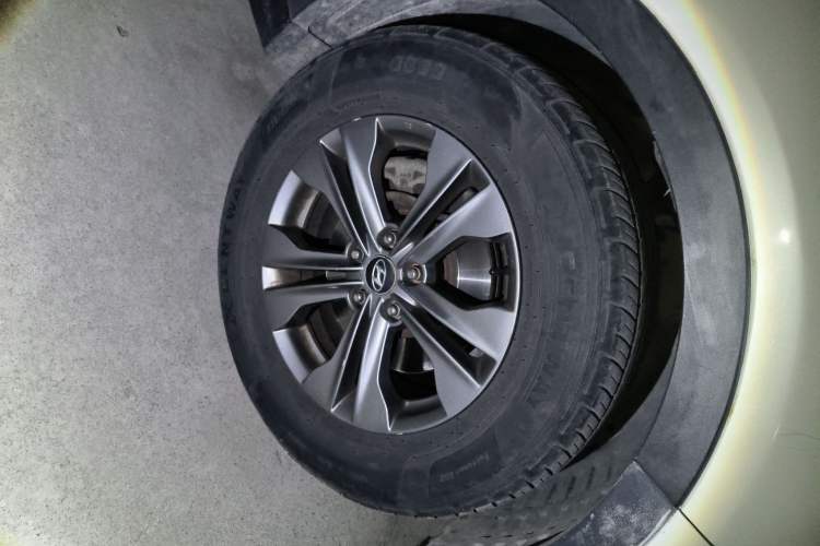 Used Hyundai Santa Fe 2013 2.4L Automatic Two-Wheel Drive Smart Version