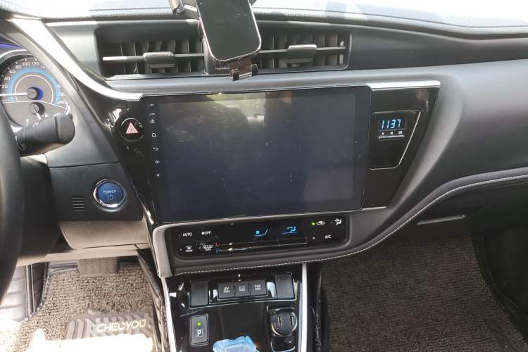 Used Toyota Corolla 2018 Dual-Engine 1.8L E-CVT Smart Edition
