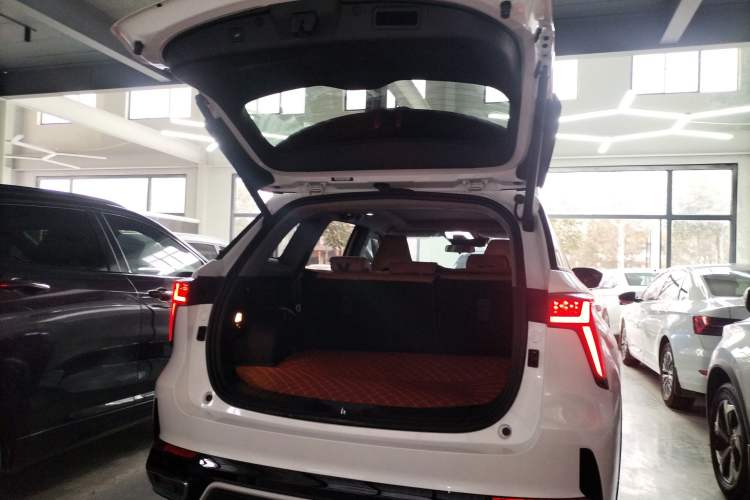 Used Changan CS75 PLUS 2025 Model, 3rd Generation Champion Edition 1.5T Jinghang Version
