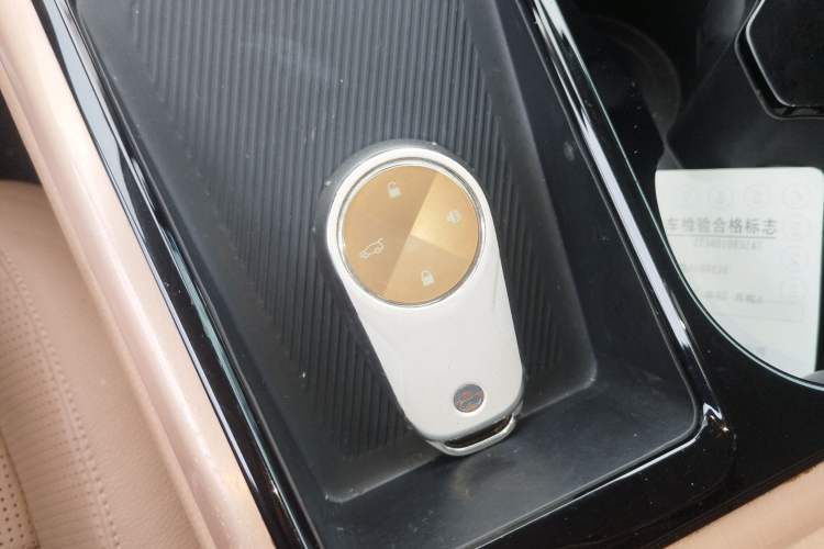 Used Nio ES8 2018 355 km Base Version 7-Seater Edition