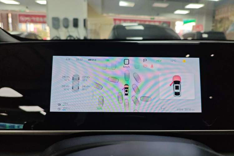 Used BYD Qin L 2025 DM-i Smart Drive 120KM Superior Model
