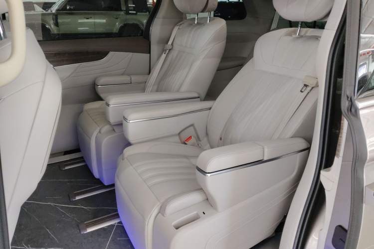 Used Roewe iMAX8 2023 400TGI Comfort Edition Left Rear Seat