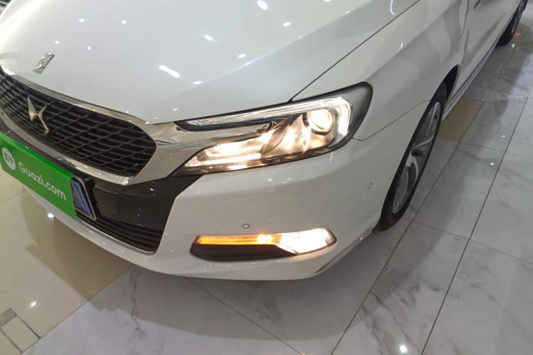 Used DS 5LS 2015 1.6T Luxury Edition THP160