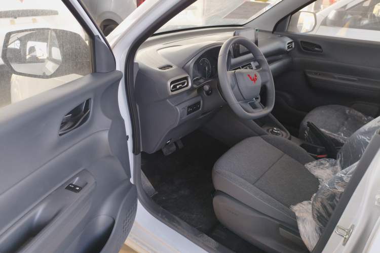 Used Wuling Hongguang New Energy 2024 All-Electric Model 300KM Standard Version
