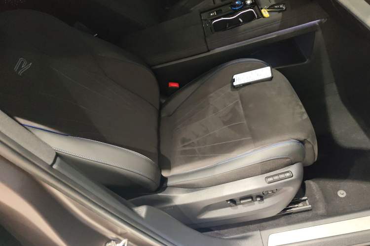 Used Volkswagen Teramont 2025 Tiguan Pro 450TSI Four-Wheel Drive Summit Edition
