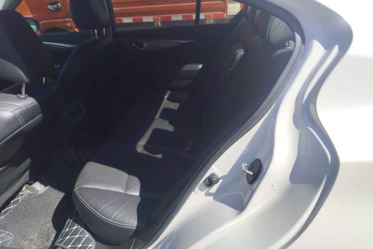 Used Infiniti Q50L 2018 2.0T Enjoyment Version China VI Standard Left Rear Seat