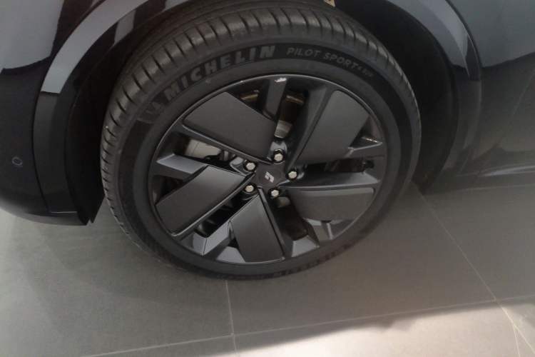 Used Li Auto L8 2025 Ultra Smart Refreshed Edition
