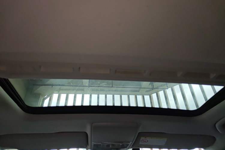 Used Volkswagen Lavida 2015 1.6L Automatic Comfort Edition Headliner