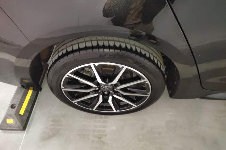 Used Toyota Levin 2023 Smart Electric Hybrid Dual-Engine 1.8L Sport Edition
