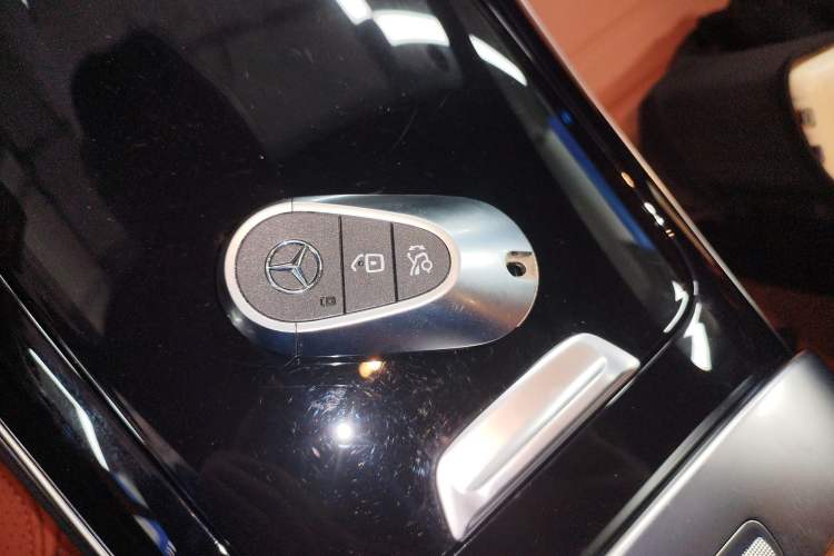 Used Mercedes-Benz GLC New Energy 2025 350 e L 4MATIC Collector's Edition Vehicle Key