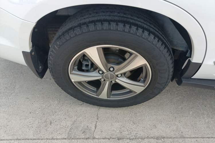 Used Haval H6 2016 Upgraded Model 1.5T Automatic Two-Wheel Drive Elite Version Right Rear Wheel Hub